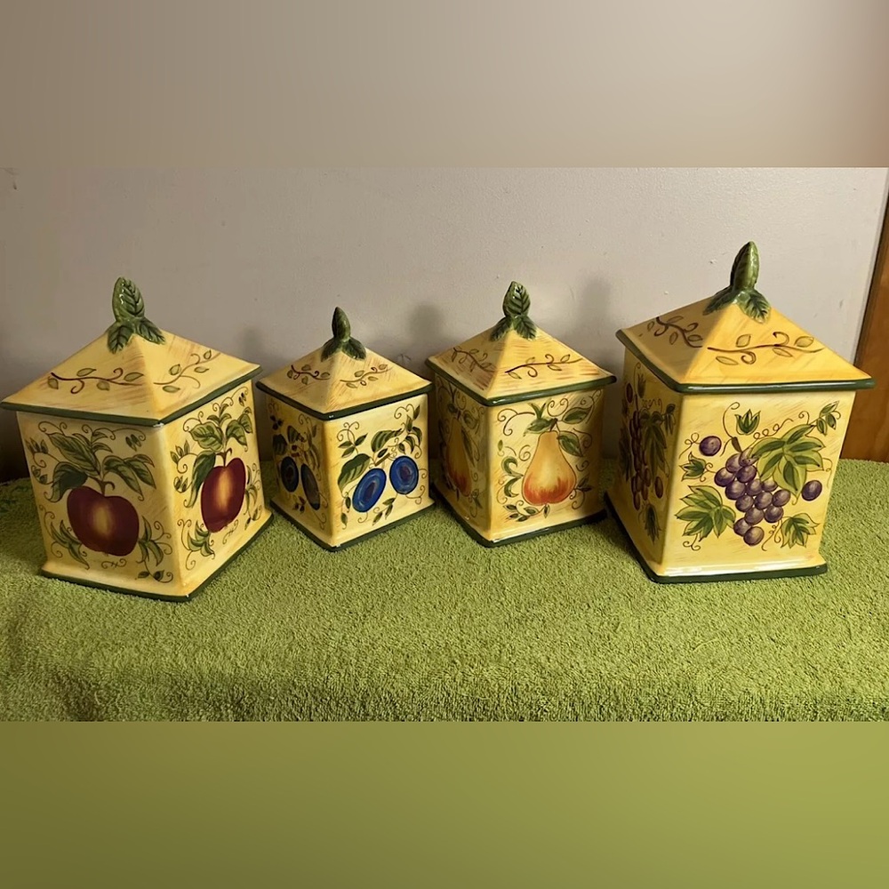 Vibrant Fruit Design Ceramic Canister Set
Made in China.